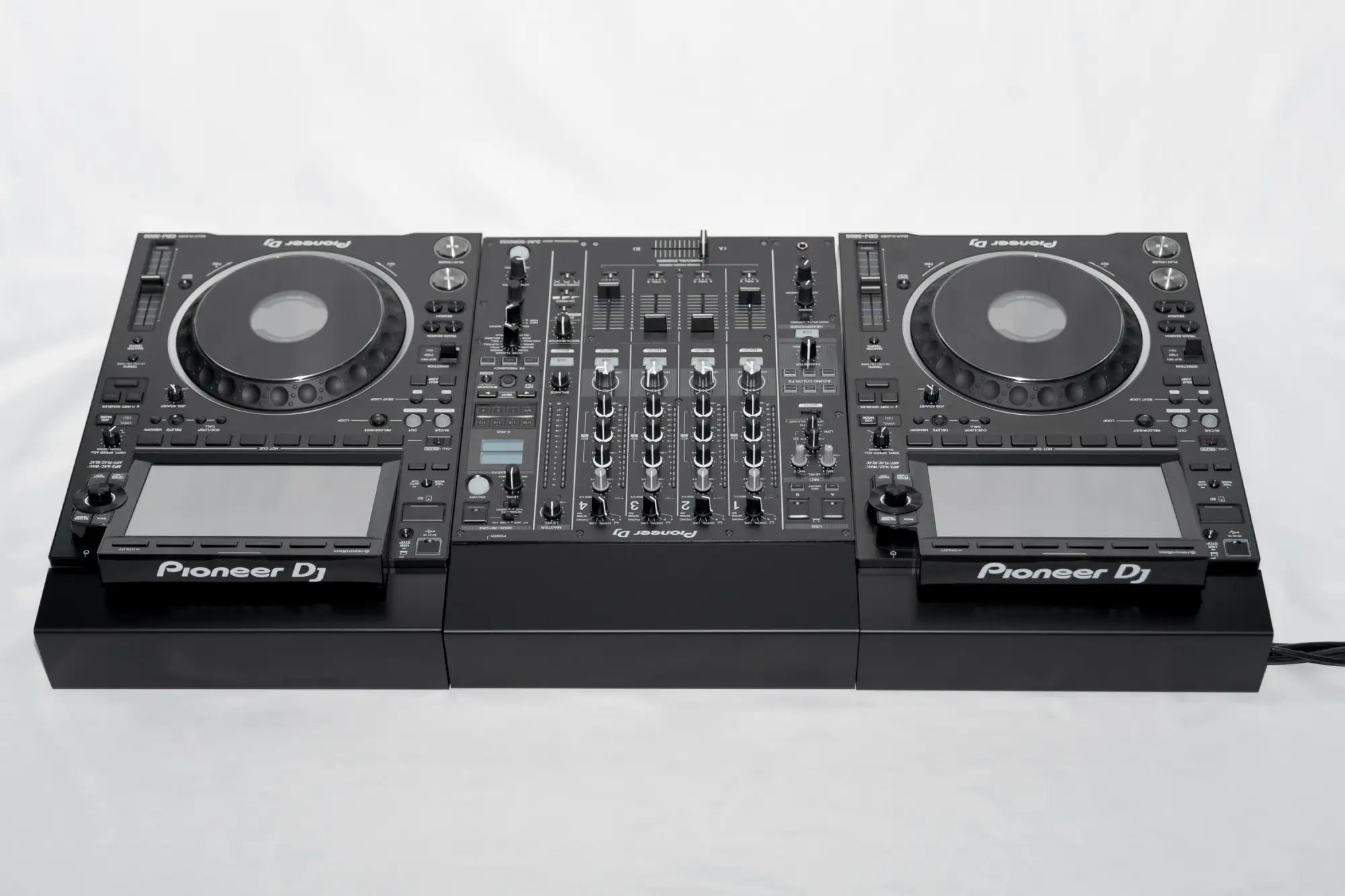 DJ SetUp mit Cable Cover, sehr cleaner look